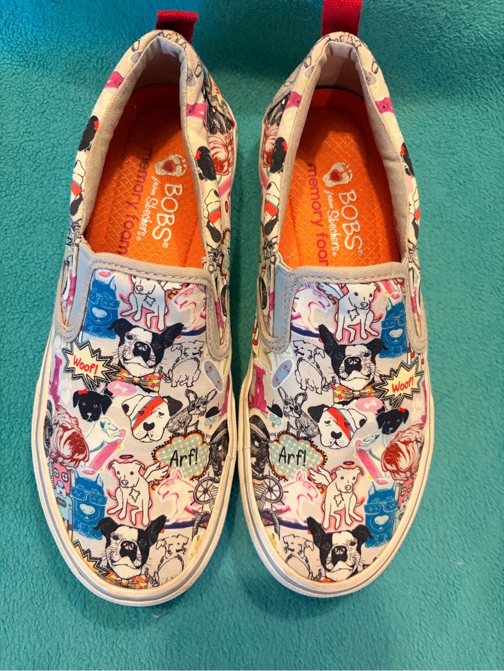 Slip-On Shoes in Multi Dog Print